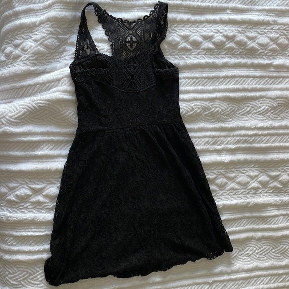 Little black lace dress - Picture 2 of 6